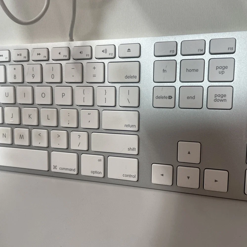 Genuine Apple USB‎ Wired Keyboard A1243 with 10 Key for iMac, Mac Mini, Mac Pro